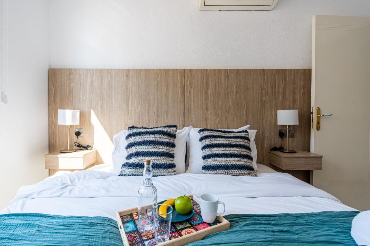 Whispering Palms 1-Br Apt By Finikoudes Beach Larnaca Exterior photo